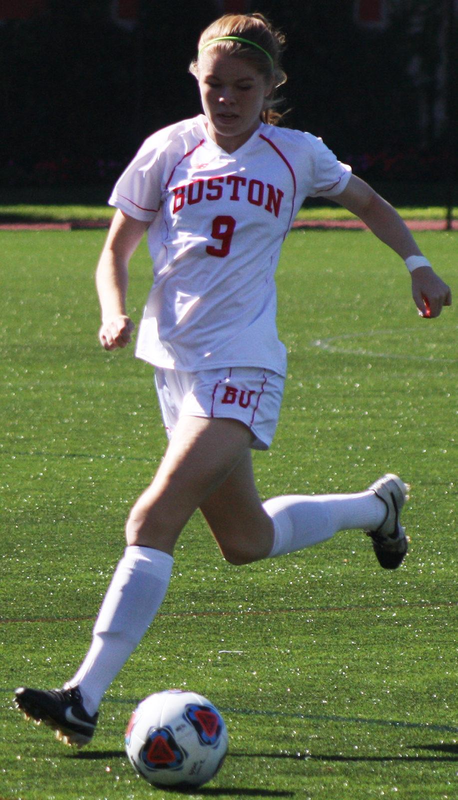 Senior Erin Neville will hope to help her team pick up a win this weekend. PHOTO BY BETSEY GOLDWASSER/ DAILY FREE PRESS STAFF