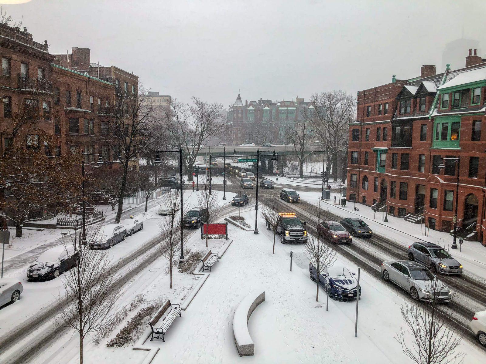 Snow covers the sidewalks at the intersection of Beacon Street and Bay State Road on the eastern edge of BU’s campus. GABRIELA HUTCHINGS/ DAILY FREE PRESS STAFF