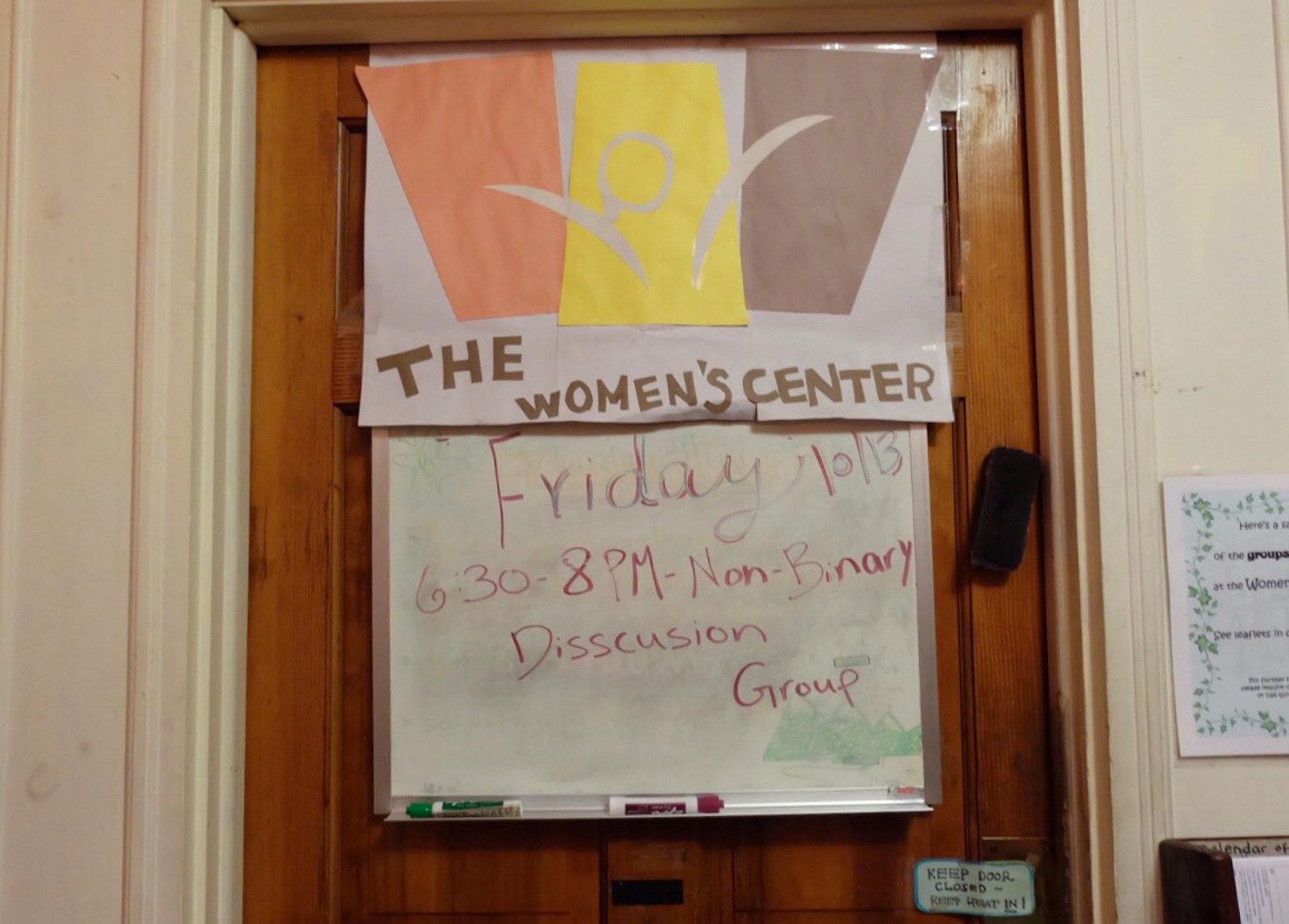 The Cambridge Women’s Center hosts the Boston Nonbinary discussion group on Oct. 15. PHOTO BY EMILIE LIU/ DAILY FREE PRESS STAFF