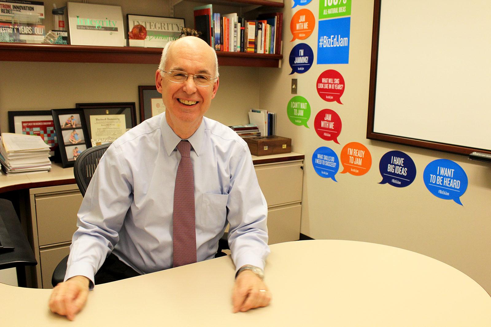 Questrom School of Business dean Kenneth Freeman announces Wednesday evening that he's stepping down from his position in June 2018. PHOTO BY ELISE TAKAHAMA/ DAILY FREE PRESS STAFF