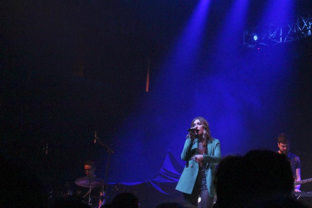 Kelsey Regina Byrne, also known by the stage name Vérité performs at the House of Blues on Monday. She opened for the band EDEN. PHOTO BY HANNAH ROGERS/DAILY FREE PRESS STAFF
