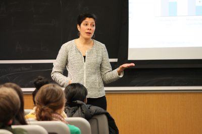 Boston University's School of Social Work hosts a speaker series on exploring social work's role in reducing health inequities. PHOTO BY ABIGAIL FREEMAN/ DAILY FREE PRESS STAFF