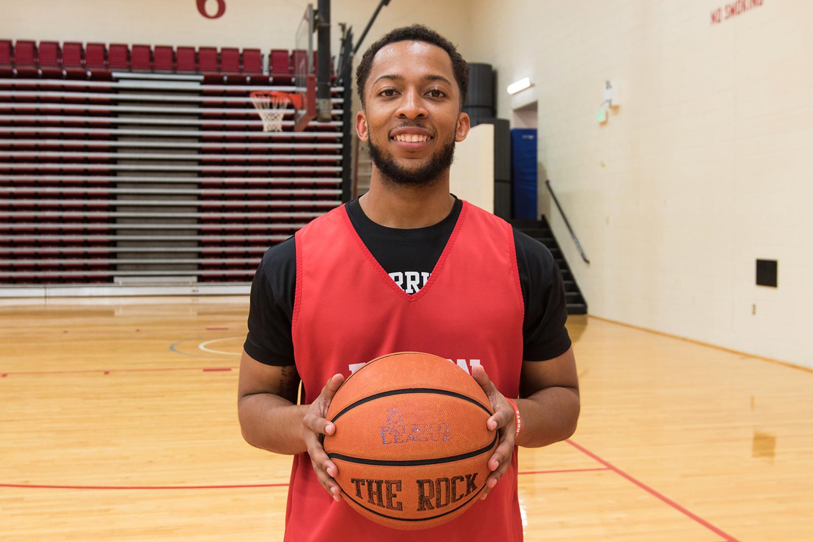 Cam Curry provides heart, character for men's basketball