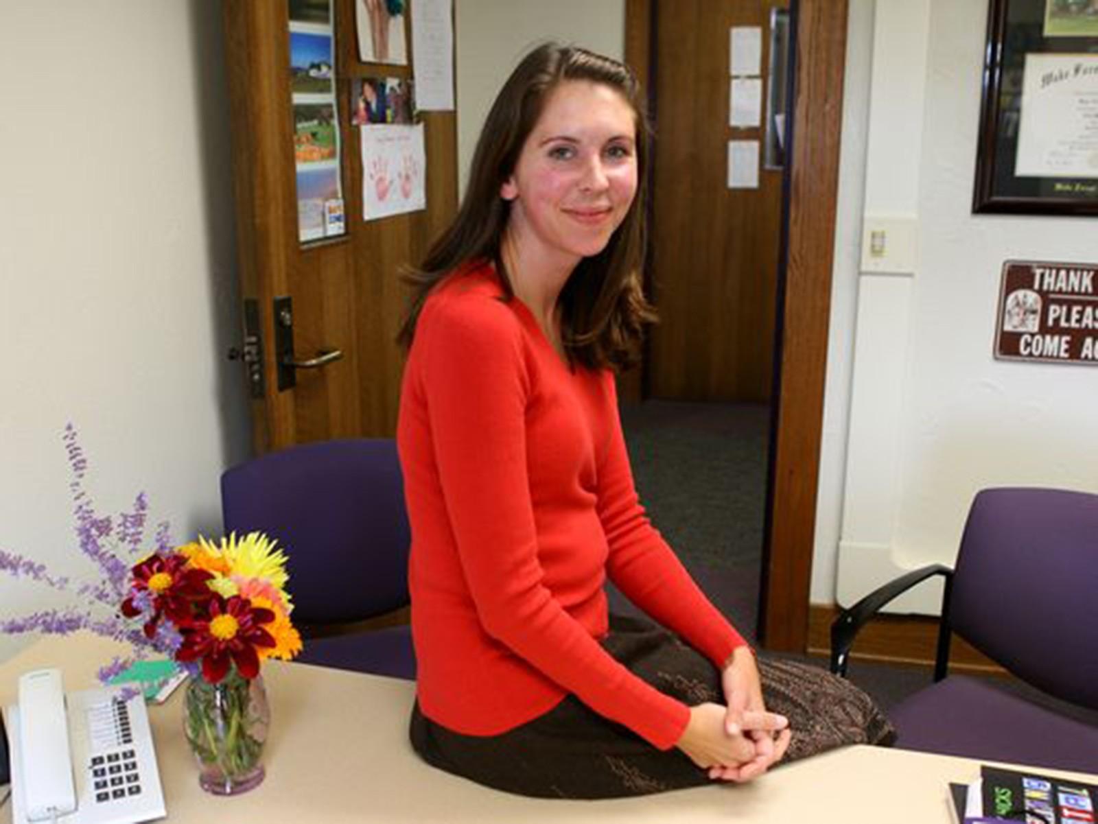 Lisa Glebatis Perks spoke about the positive aspects of “binge-watching” television shows during her talk, “Media Marathoning and Affective Involvement,” held Thursday evening at the Massachusetts Institute of Technology. PHOTO COURTESY JAMIE GERMANO