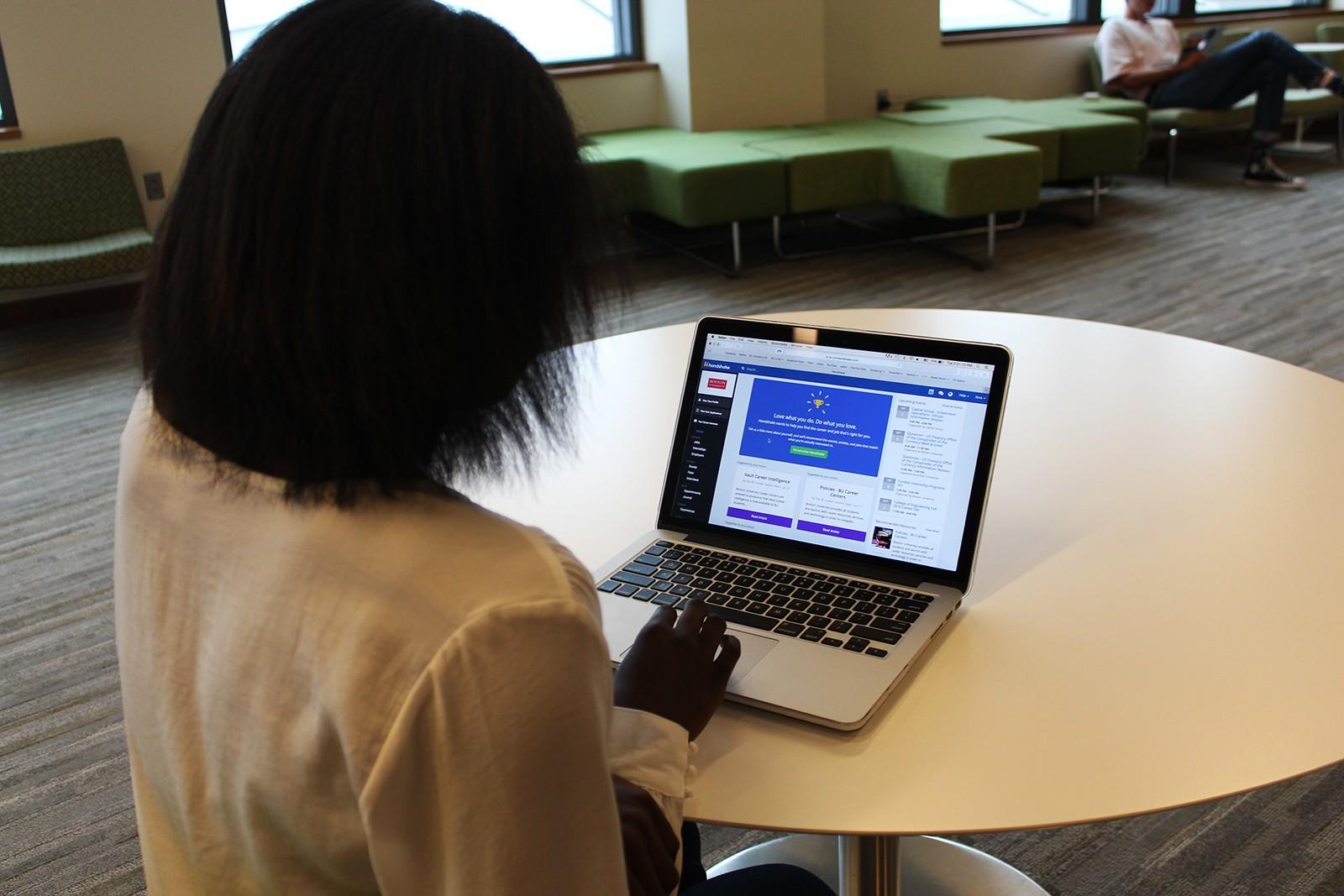 BU’s Center for Career Development recently introduced Handshake, a new platform for students to search for internships and access career development resources. PHOTO BY MAE DAVIS/DAILY FREE PRESS STAFF