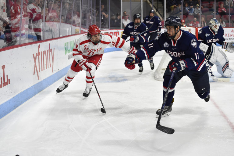 Men’s hockey rides offensive surge from Carpenter, Curry for 6-3 win ...