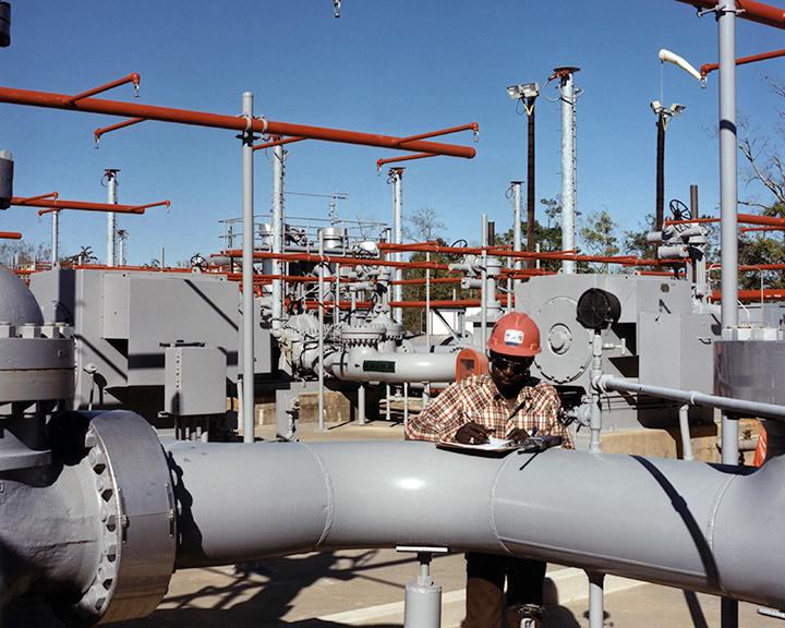 The Northeast Gas Association (NGA) adopted pipeline safety management systems (PSMS) and established them as frameworks for organizations that use unsafe liquids and gas pipelines. COURTESY OF U.S. DEPARTMENT OF ENERGY/ FLICKR