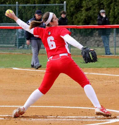 Lauren Hynes was strong on the mound, giving BU's offense a chance to get hot. PHOTO BY SOFIA FARENTINOS/DAILY FREE PRESS CONTRIBUTOR