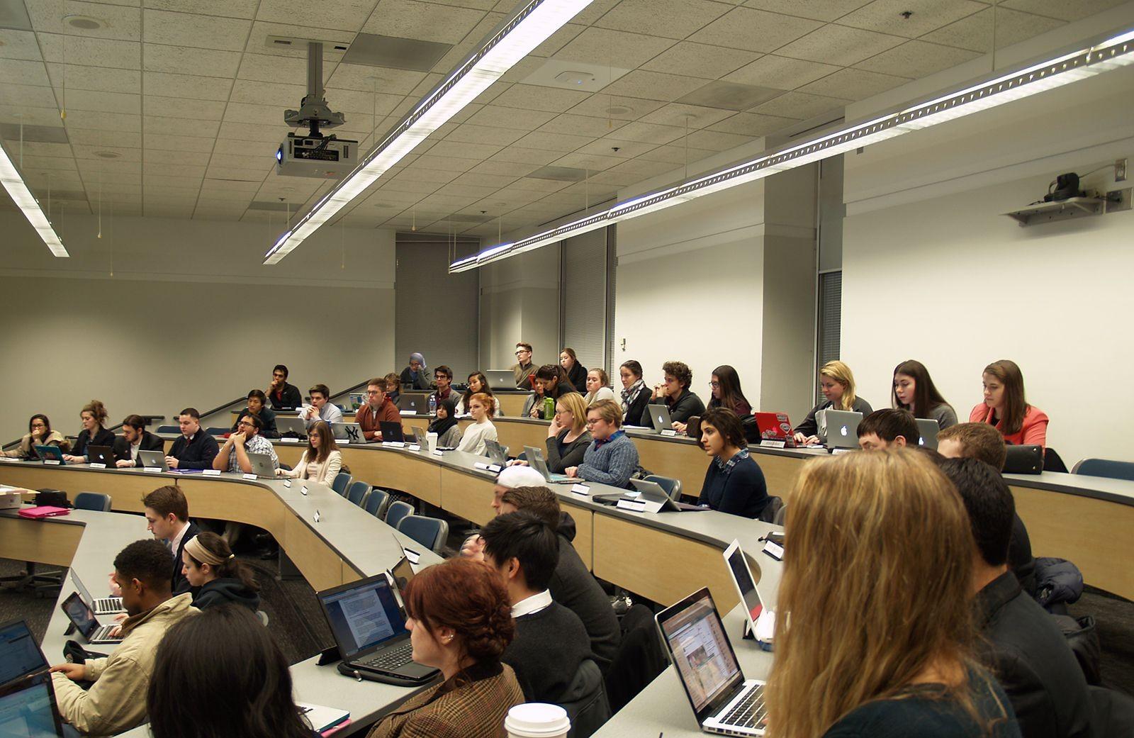 Boston University Student Government members attend a meeting Monday night. PHOTO BY KELSEY CRONIN/DAILY FREE PRESS STAFF