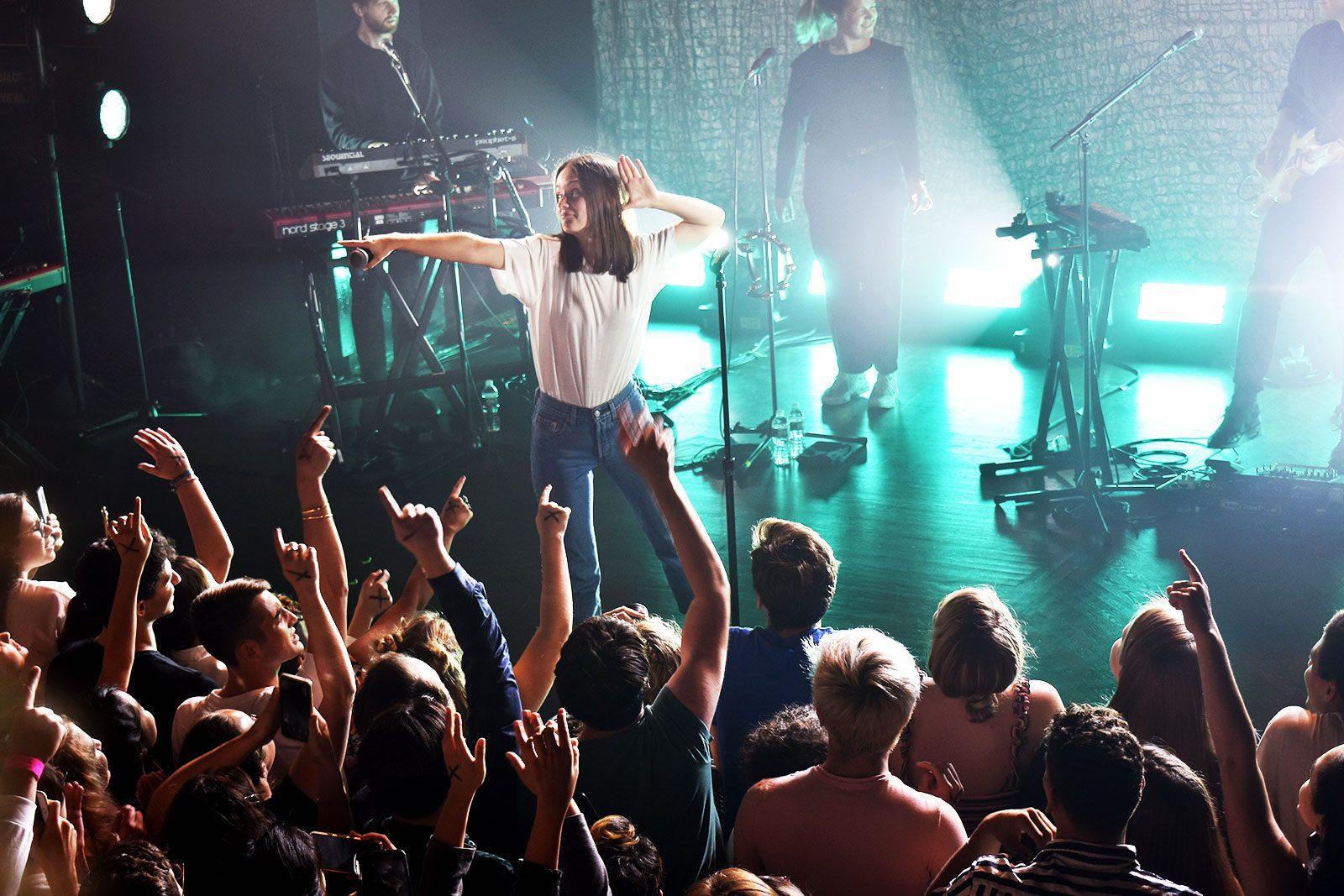 Norwegian singer-songwriter Sigrid performs at Paradise Rock Club on Saturday evening. ALI AUDET/ DAILY FREE PRESS STAFF