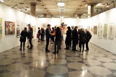 Students and alumni attend an art gallery opening at Boston University’s 808 Gallery in October. Boston is the fourth most vibrant city for the arts, according to the National Center for Arts Research. PHOTO BY SARAH SILBIGER/DAILY FREE PRESS STAFF