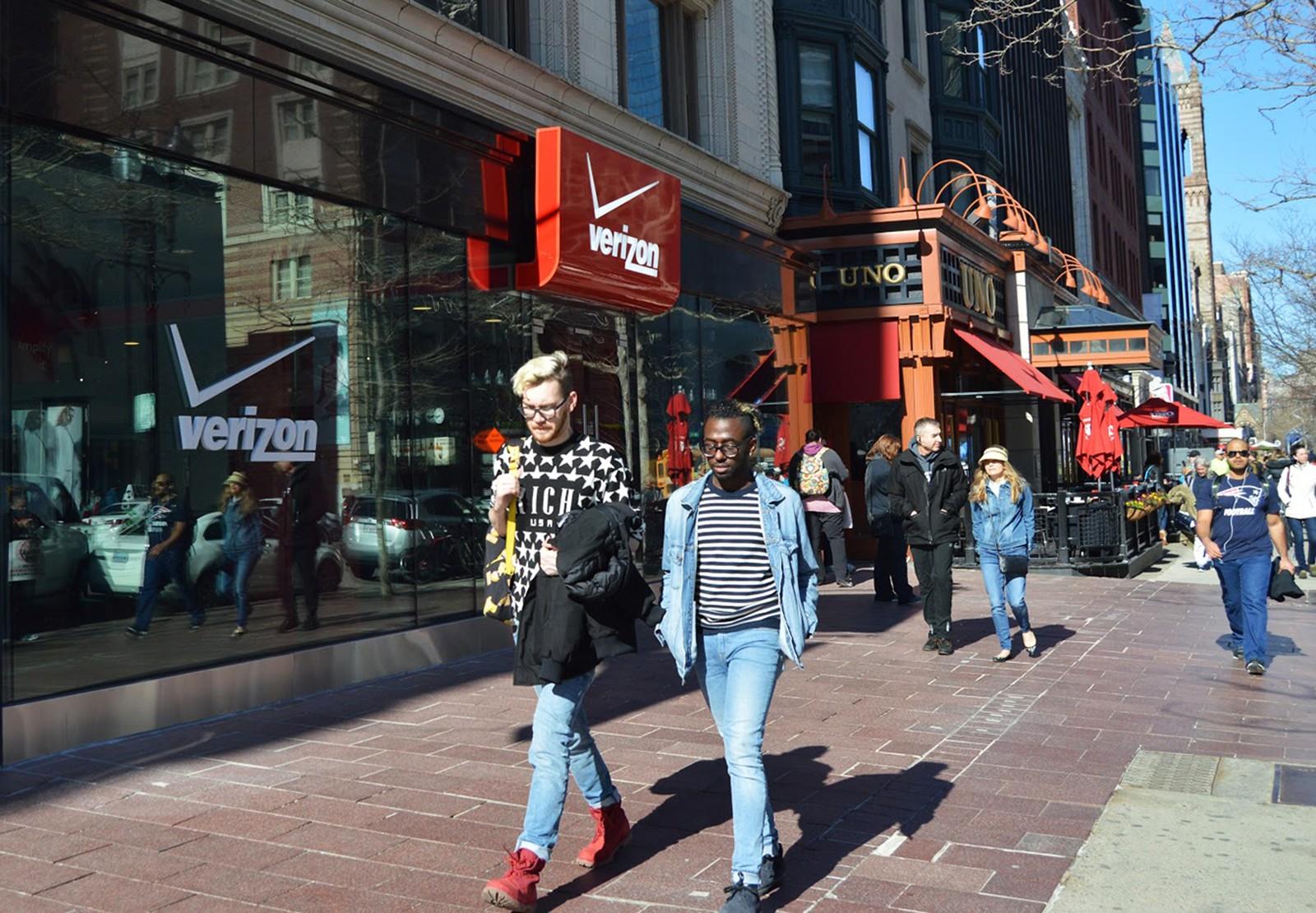 Boston Mayor Martin Walsh announced Tuesday a partnership with Verizon Wireless to enhance the city’s infrastructure through an advanced fiber-optic network. PHOTO BY ERIN BILLINGS/DAILY FREE PRESS STAFF
