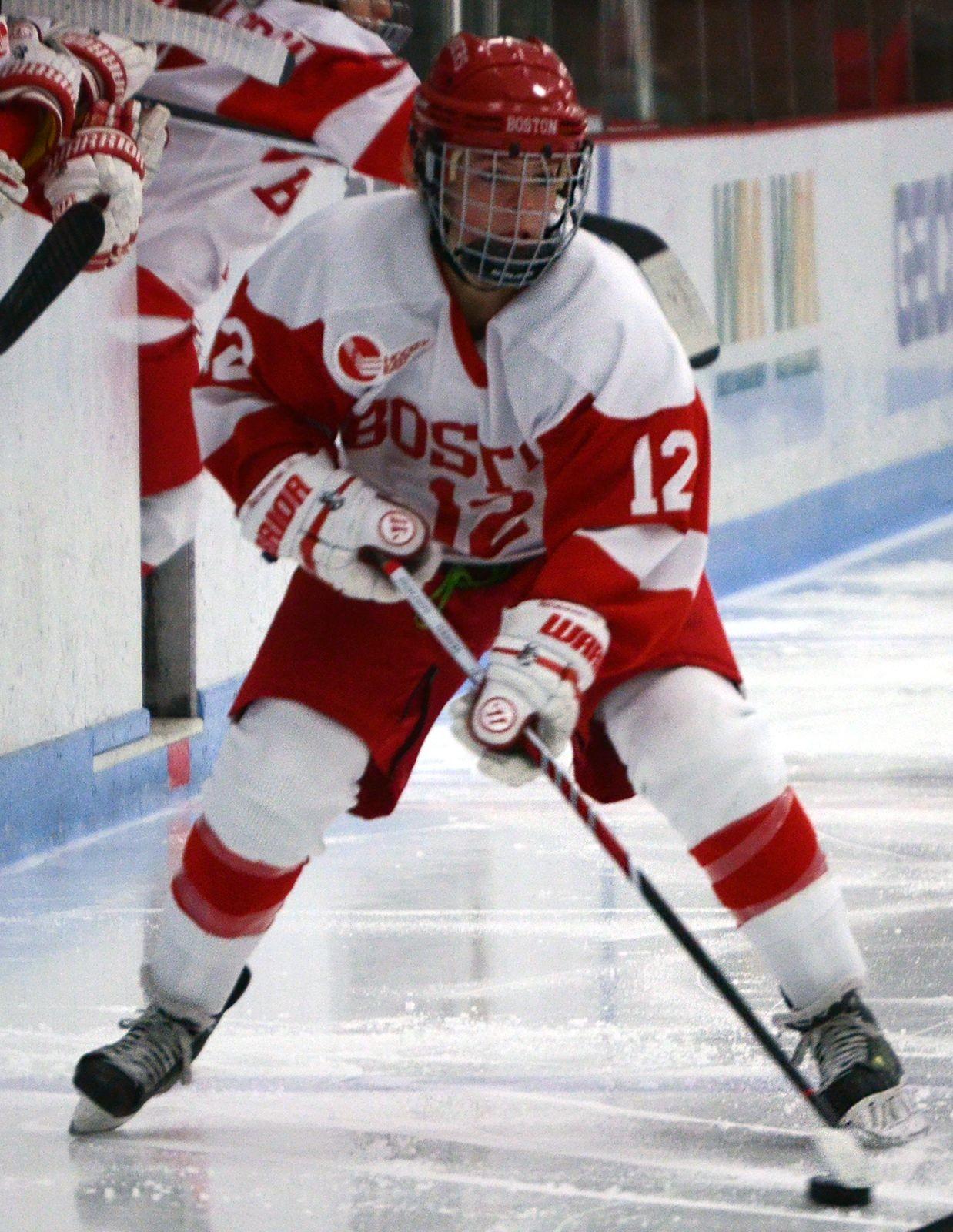 No. 6/7 women's hockey splits weekend series with Vermont