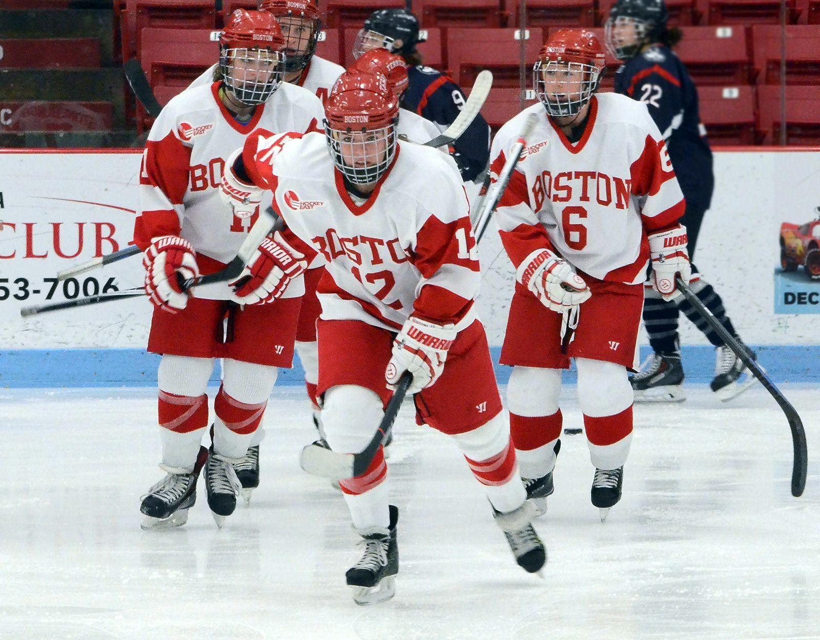 No. 6/7 women's hockey loses 9-2 to Harvard in Beanpot Tournament 