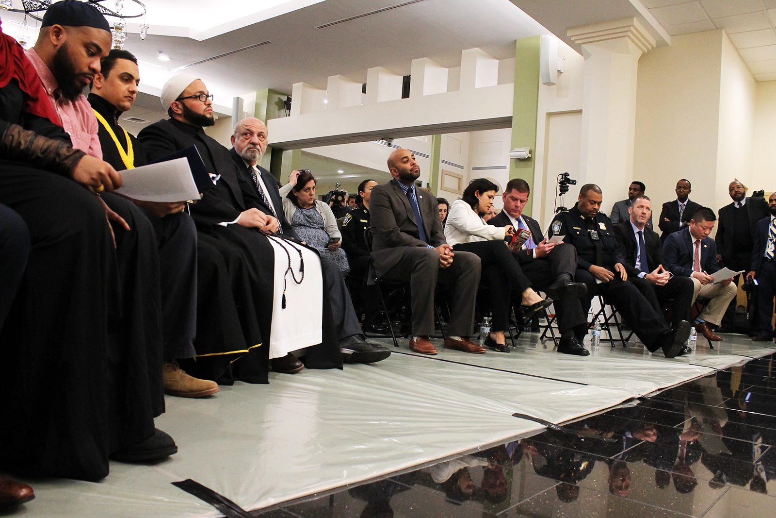 The Islamic Society of Boston Cultural Center teams up with Boston Mayor Martin Walsh Friday evening to host a forum discussing support for the immigrant communities and resources available to them in the city. PHOTO BY ALANA LEVENE/ DAILY FREE PRES STAFF