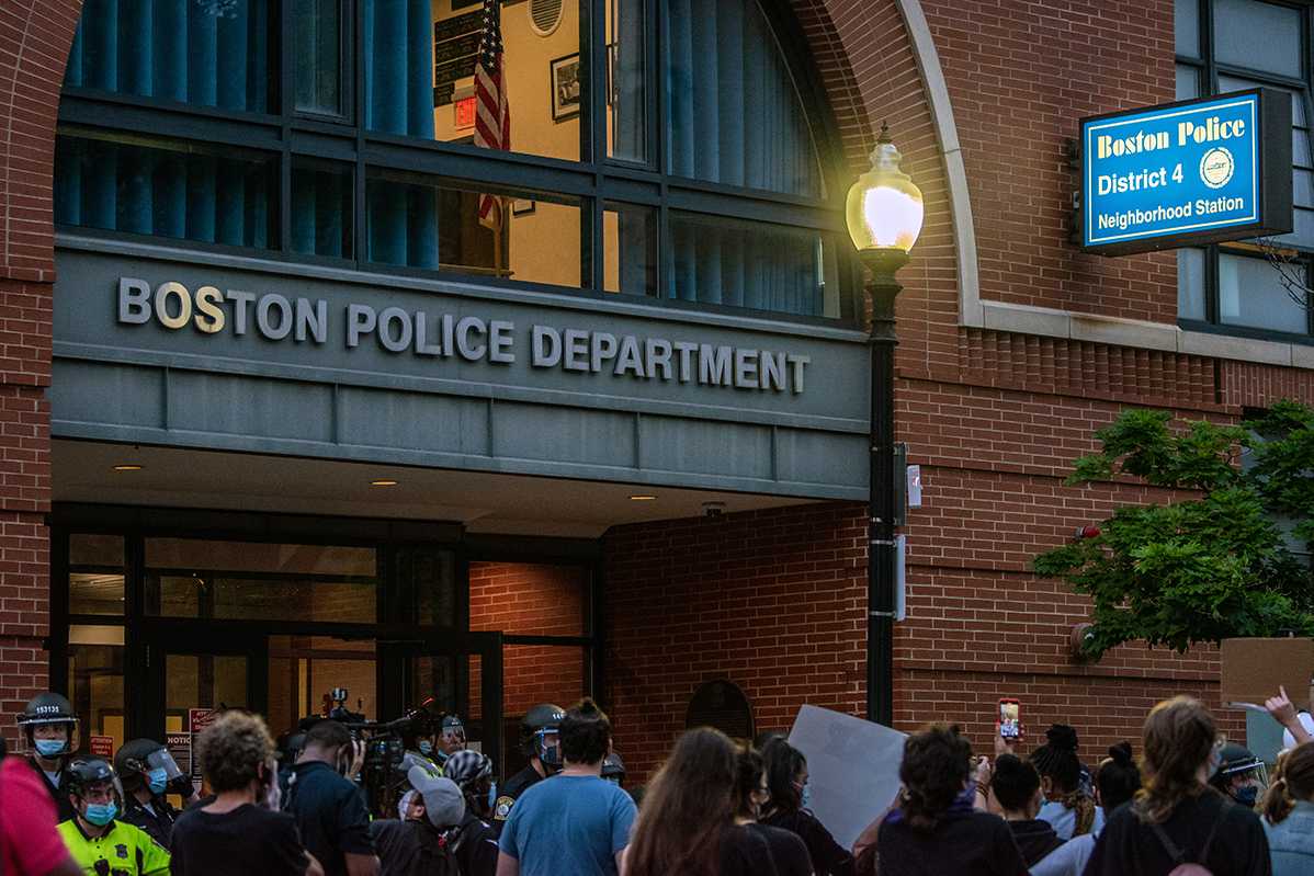 Boston Police Department District D-4 Station in Back Bay. BPD will hire 15 mental health clinicians for the 2021 fiscal year, according to a Sept. 3 Boston City Council meeting on public safety and criminal justice. LAURYN ALLEN/ DFP FILE