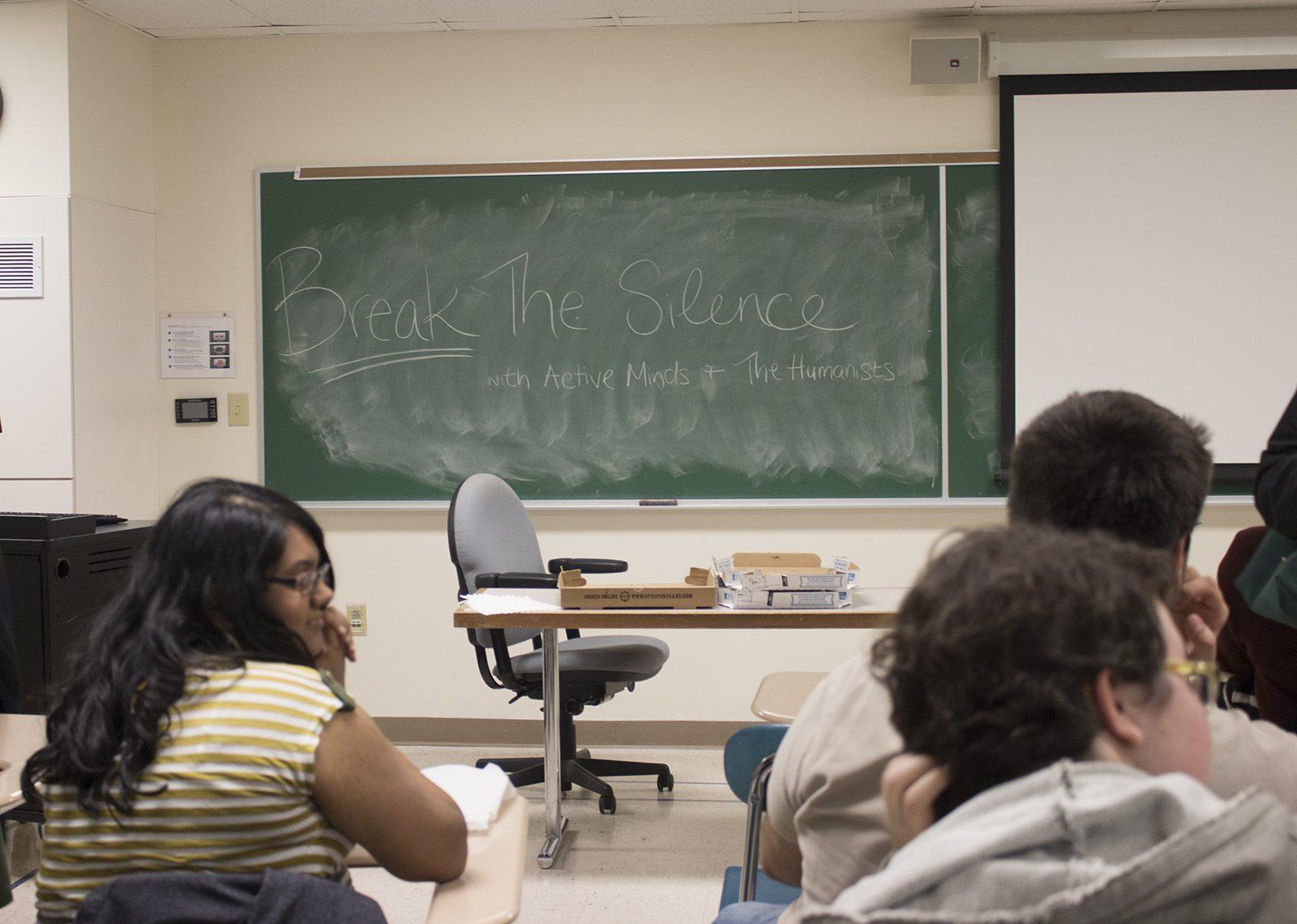 Students prepare for a discussion about mental illness at “Break the Silence” hosted by Humanists of Boston University and Active Minds Thursday afternoon. PHOTO BY KANKANIT WIRIYASAJJA/ DAILY FREE PRESS STAFF
 