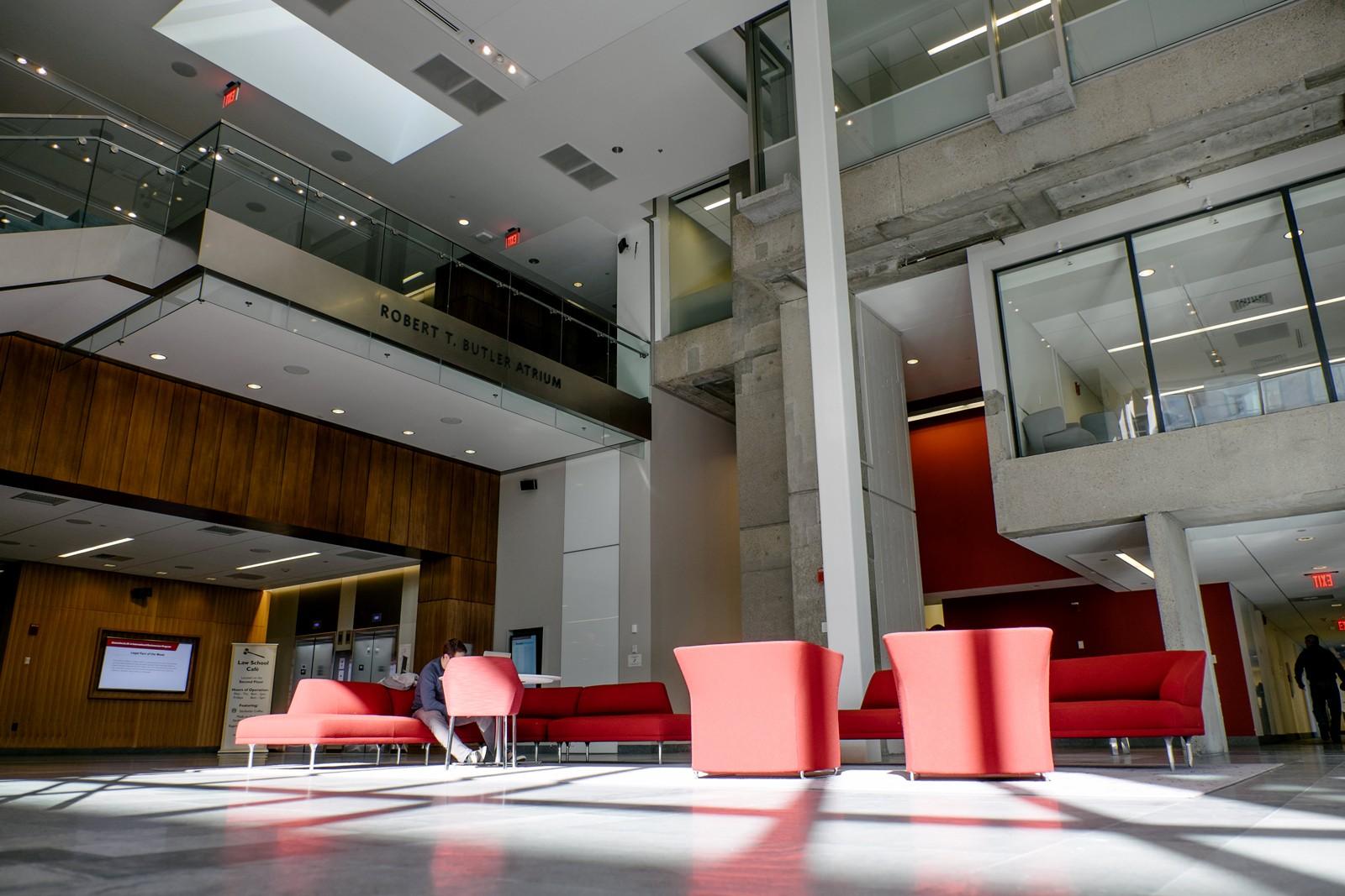 The Boston University School of Law announced Friday that it will offer a Certificate in International Business Law in fall 2016 as an alternative for those who opt not to complete a full degree. PHOTO BY BRIAN SONG/DAILY FREE PRESS STAFF