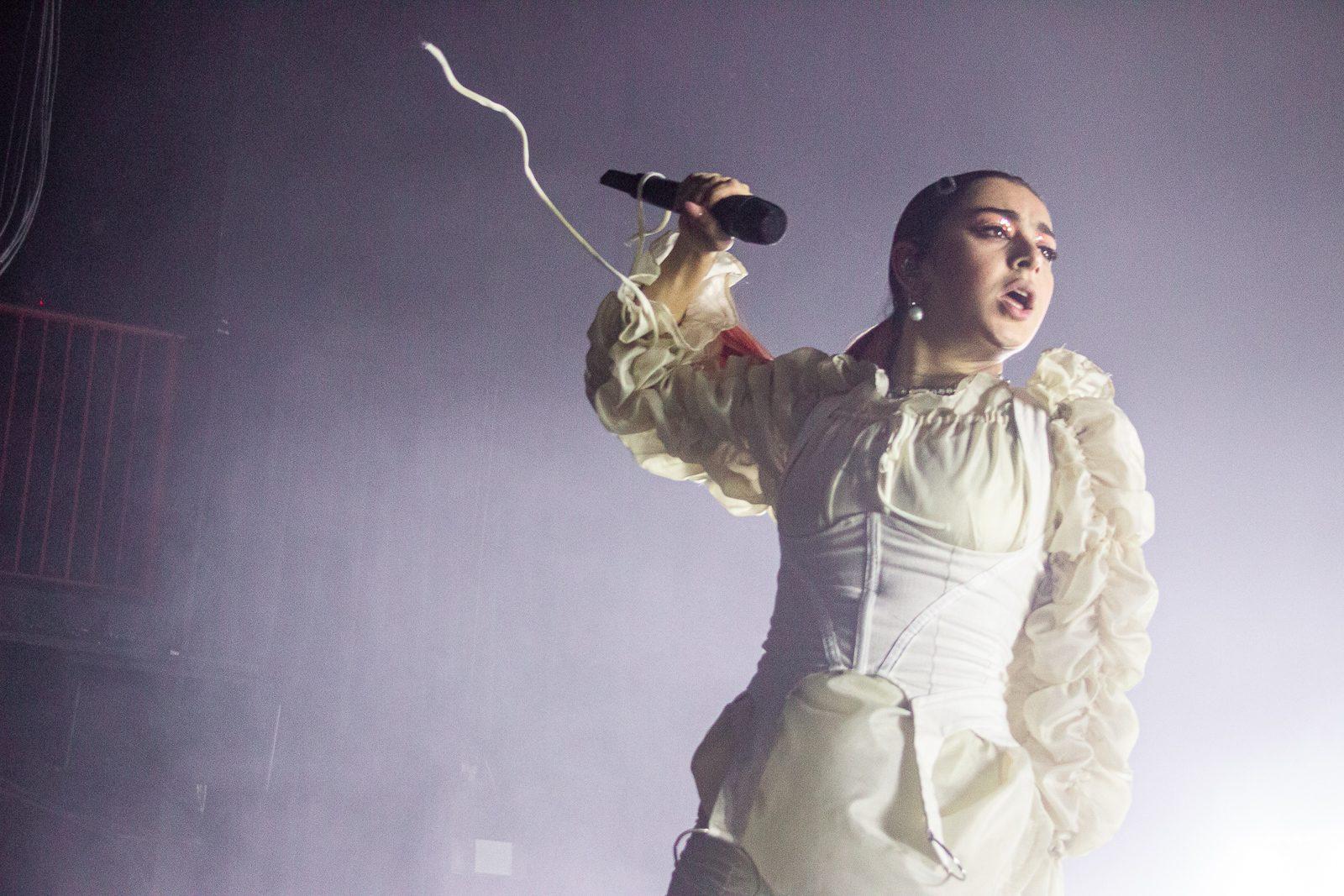 Pop singer-songwriter Charli XCX performs at the Boston House of Blues on Thursday night. DAVID SIMON/ DAILY FREE PRESS STAFF