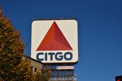 Development firm Related Beal finalized its purchase of a block of buildings in Kenmore Square from Boston University, one of which is home to the iconic Citgo Sign. PHOTO BY ELLEN CLOUSE/ DAILY FREE PRESS STAFF 