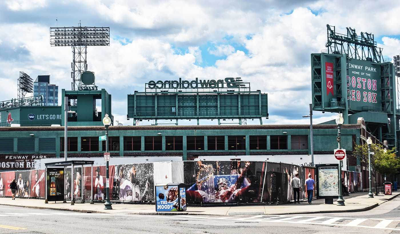 A construction site adjacent to Fenway Park on the corner of Lansdowne and Ipswitch Street is set to be the location of an upcoming performing arts center. LAURYN ALLEN/ DAILY FREE PRESS STAFF