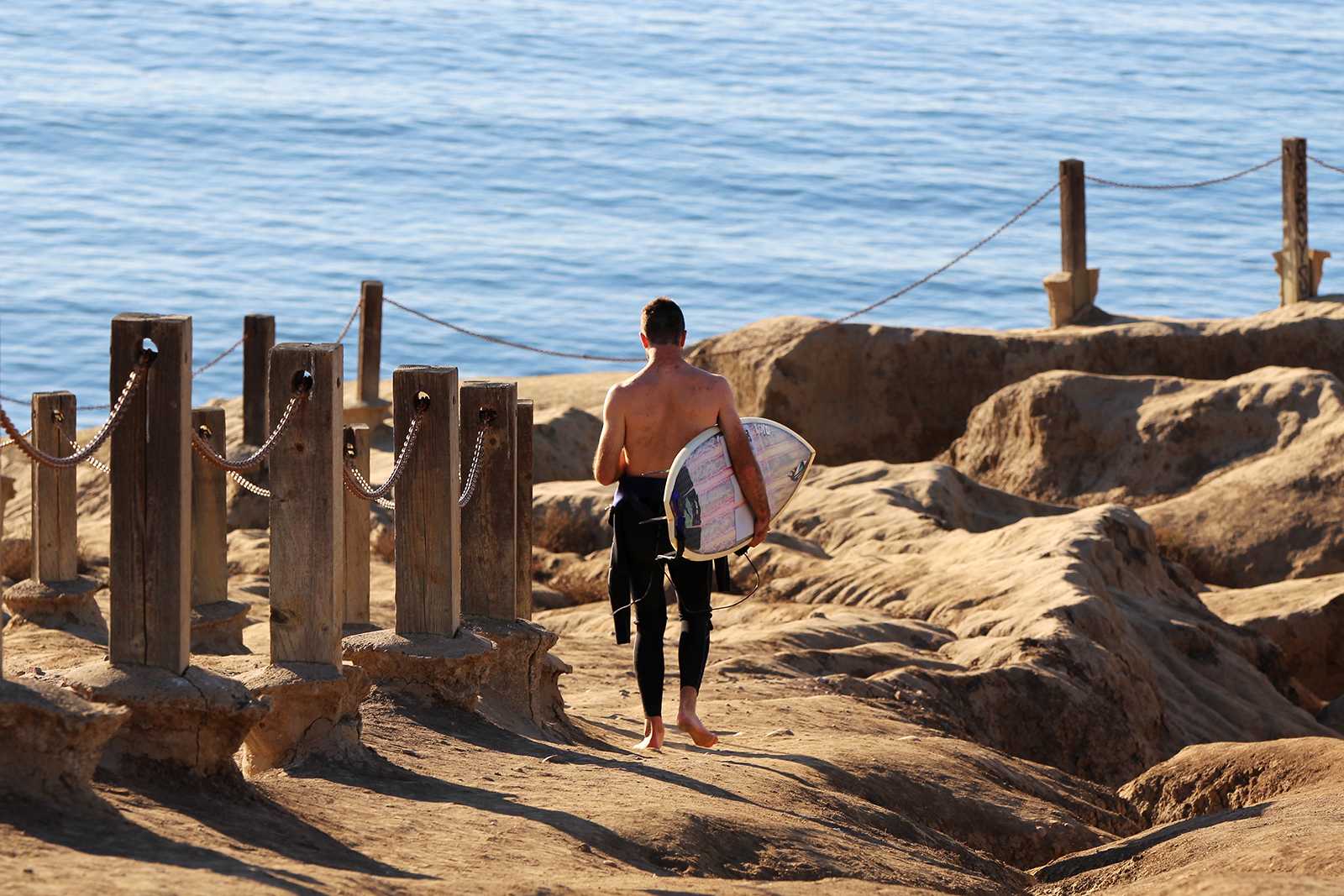 Boston University seniors Kiana Ghamarifard and Michael Eschmann created “Kahila,” a buoyant Apple Watch case, to allow surfers to wear their watches in the water confidently. HANNAH YOSHINAGA/ DAILY FREE PRESS STAFF