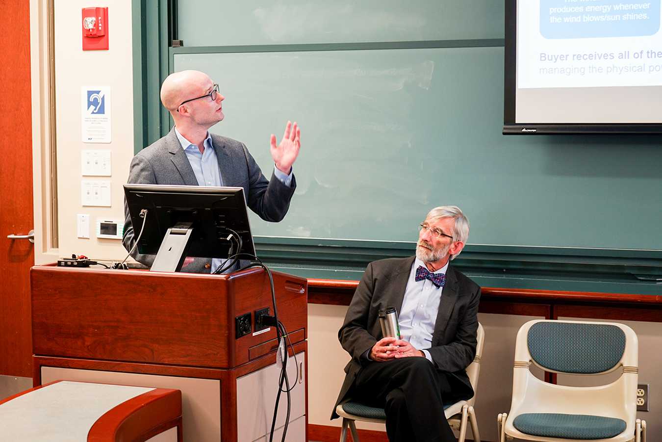 Colin Schofield (left) from Edison Energy speaks at a panel hosted by the Boston University Energy Club on the school’s recent power purchase agreement with ENGIE. SERENA YU/ DAILY FREE PRESS STAFF