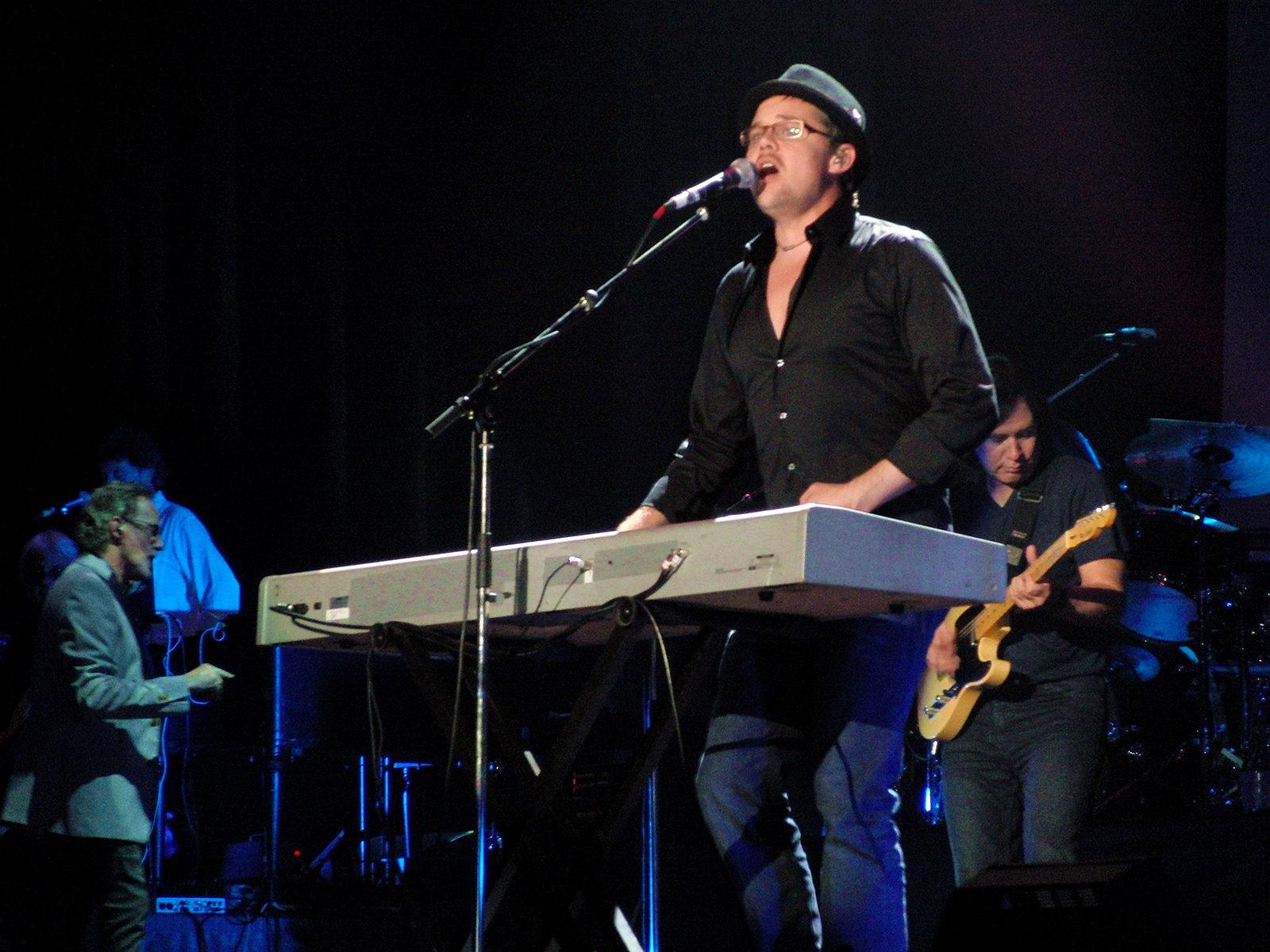 Singer-songwriter Gabe Dixon releases "Live in Boston," his album recorded at the Red Room at Berklee College of Music’s Cafe 939, on Friday. PHOTO COURTESY WIKIMEDIA COMMONS