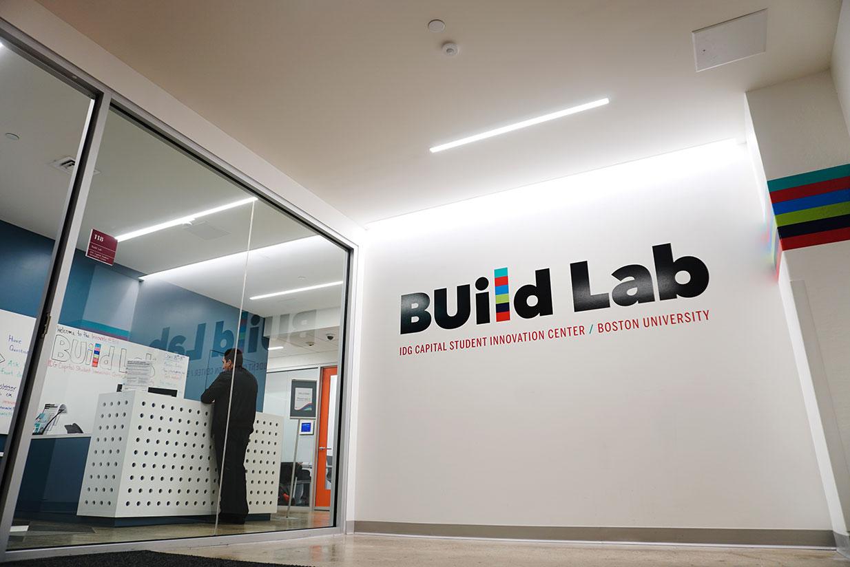 The BUild Lab, home to Innovate@BU. Boston University’s Innovate@BU initiative hosted a virtual workshop on Tuesday entitled “Unlocking the Black Box of Business,” which described the different pathways to entrepreneurship for students. SOPHIE PARK/ DFP FILE