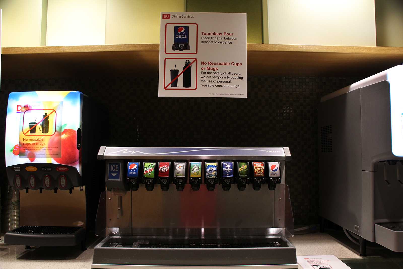 Contactless soda dispensers at Boston University’s Marciano Commons dining hall. THALIA LAUZON/ DAILY FREE PRESS STAFF
