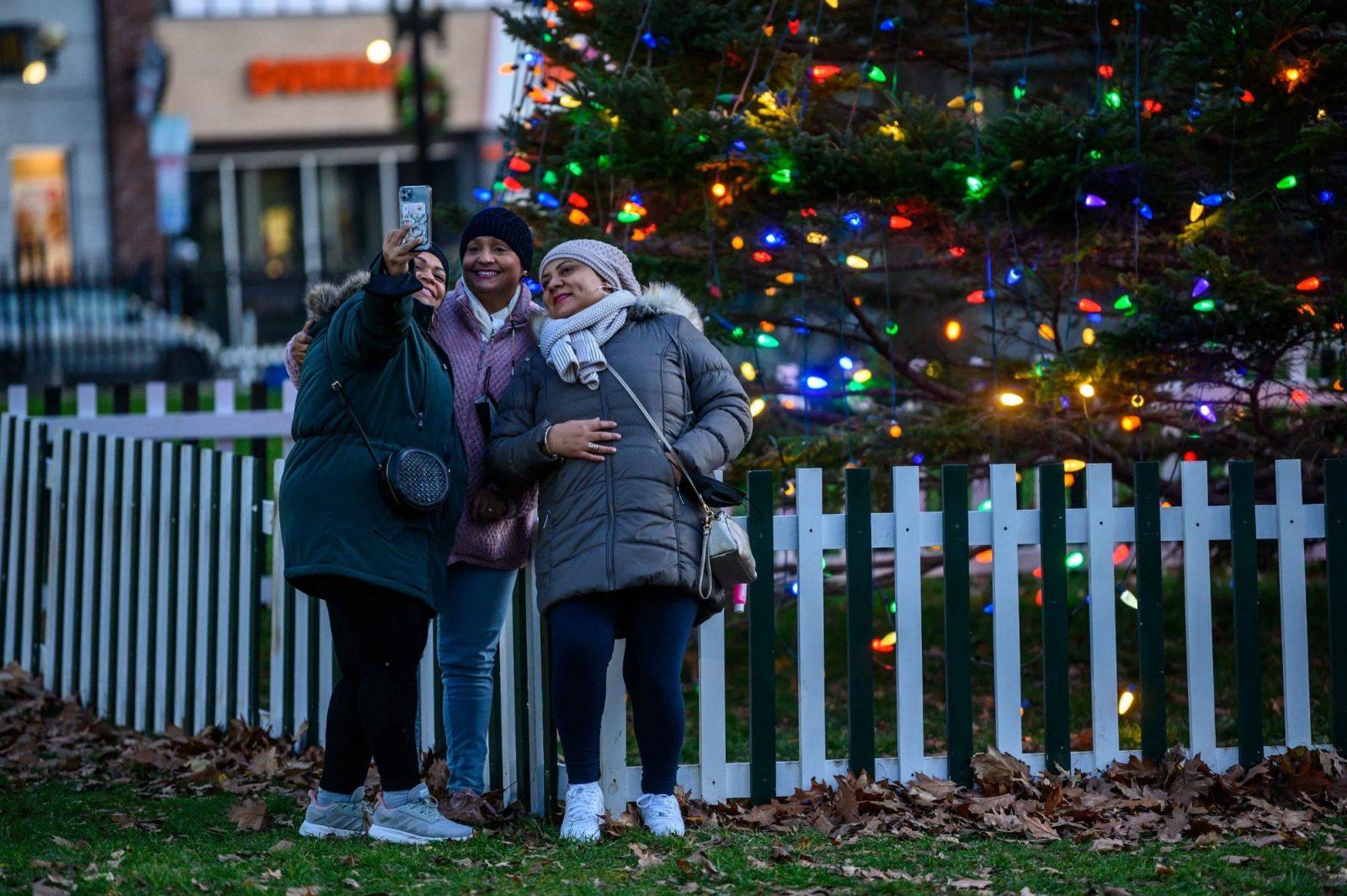 Cold weather and increasing “COVID fatigue” among residents have contributed to Massachusetts’ rising COVID-19 cases, according to experts. LAURYN ALLEN/ DAILY FREE PRESS STAFF