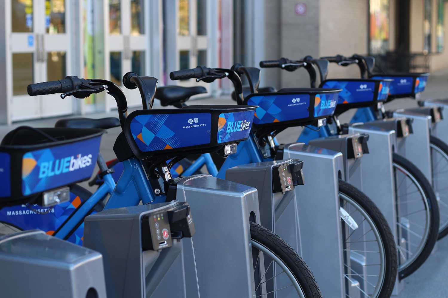Blue Cross Blue Shield will offer free two-hour Bluebike passes on Nov. 3 in its Bike to Vote campaign dedicated to helping Boston residents get to the polls. HANNAH YOSHINAGA/ DFP FILE
