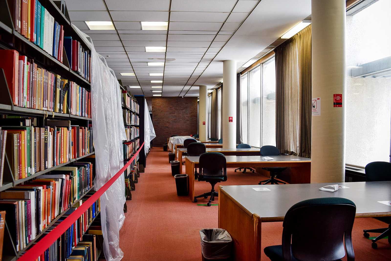 Boston University’s Mugar Memorial Library. BU students may now reserve spaces in University buildings to study and attend virtual classes. SOPHIA FLISSLER/ DAILY FREE PRESS STAFF