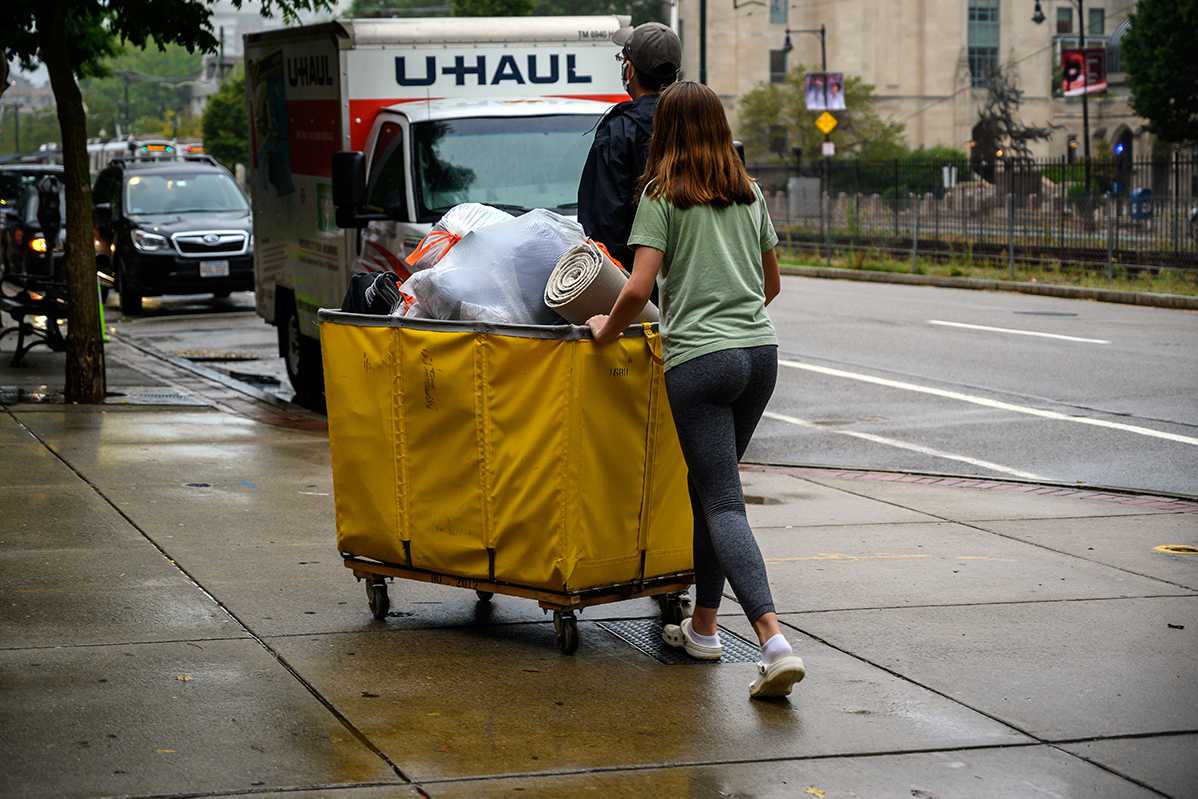 As Winter Intersession approaches, Boston University students are weighing whether to go home, leave campus or make other arrangements. LAURYN ALLEN/ DAILY FREE PRESS STAFF