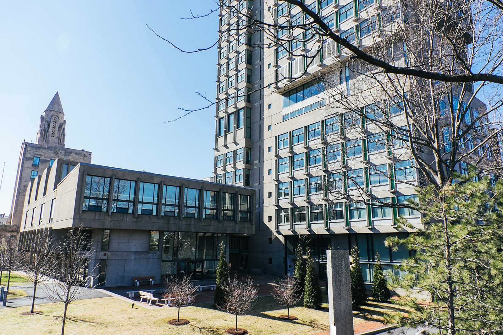 Boston University’s School of Law will launch an online Certificate in Financial Services Compliance offered by the Graduate Program in Banking and Financial Law this fall. PHOTO ILLUSTRATION BY BRIAN SONG/ DAILY FREE PRESS STAFF