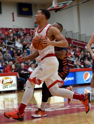 Eric Fanning led the Terriers with 27 points and 13 rebounds in defeat. PHOTO BY MADDIE MALHOTRA/DAILY FREE PRESS STAFF