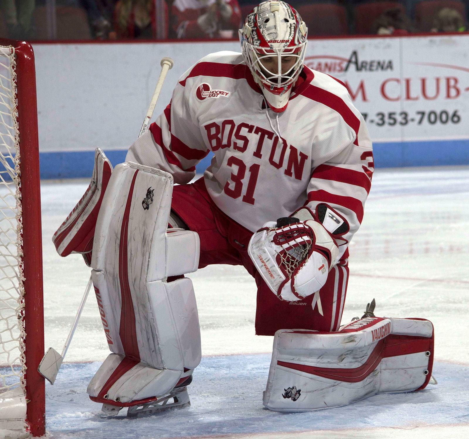 Redshirt sophomore goaltender Max Prawdzik makes his second start in net. PHOTO BY VIGUNTHAAN THARAMAJAH/ DAILY FREE PRESS STAFF