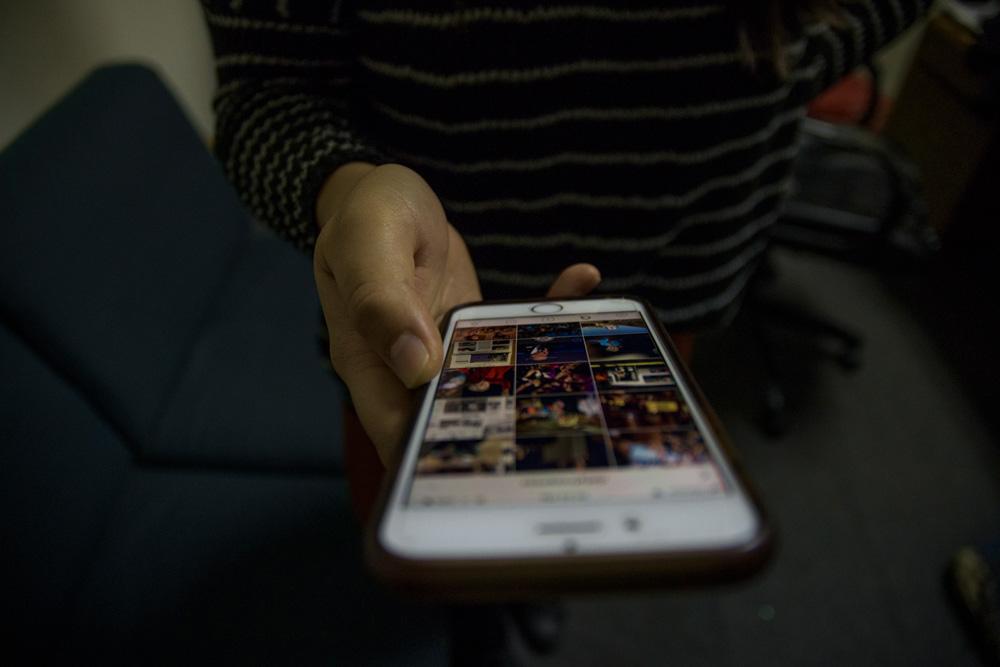 Thirty-five percent of U.S. college admissions officers report looking at applicants’ social media accounts. PHOTO ILLUSTRATION BY CHLOE GRINBERG/ DAILY FREE PRESS STAFF