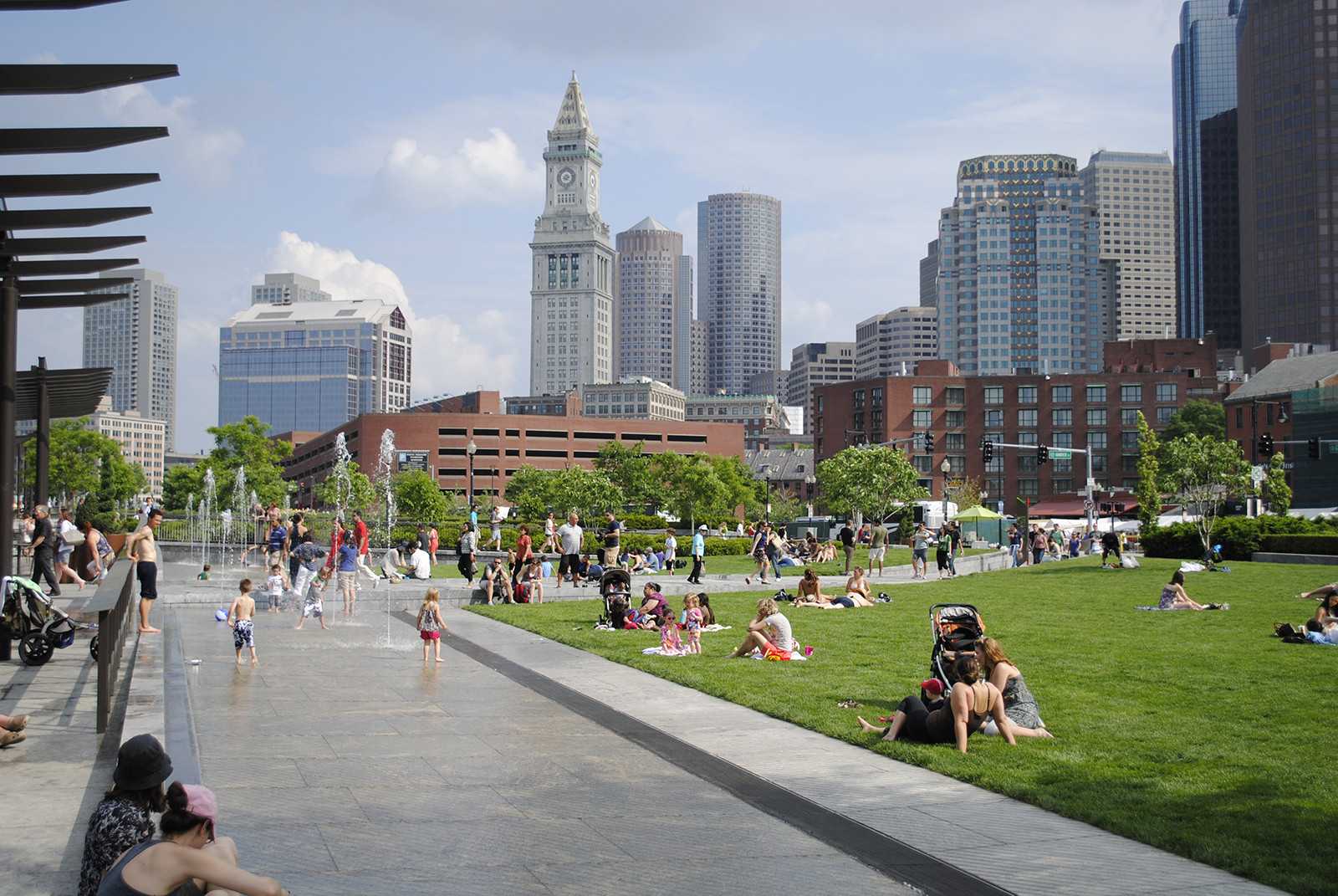 The Rose Kennedy Greenway will host “Let’s Dance Boston,” a free outdoor dance music party, from Sept.16 to Sept. 20. PHOTO COURTESY WIKIMEDIA COMMONS
