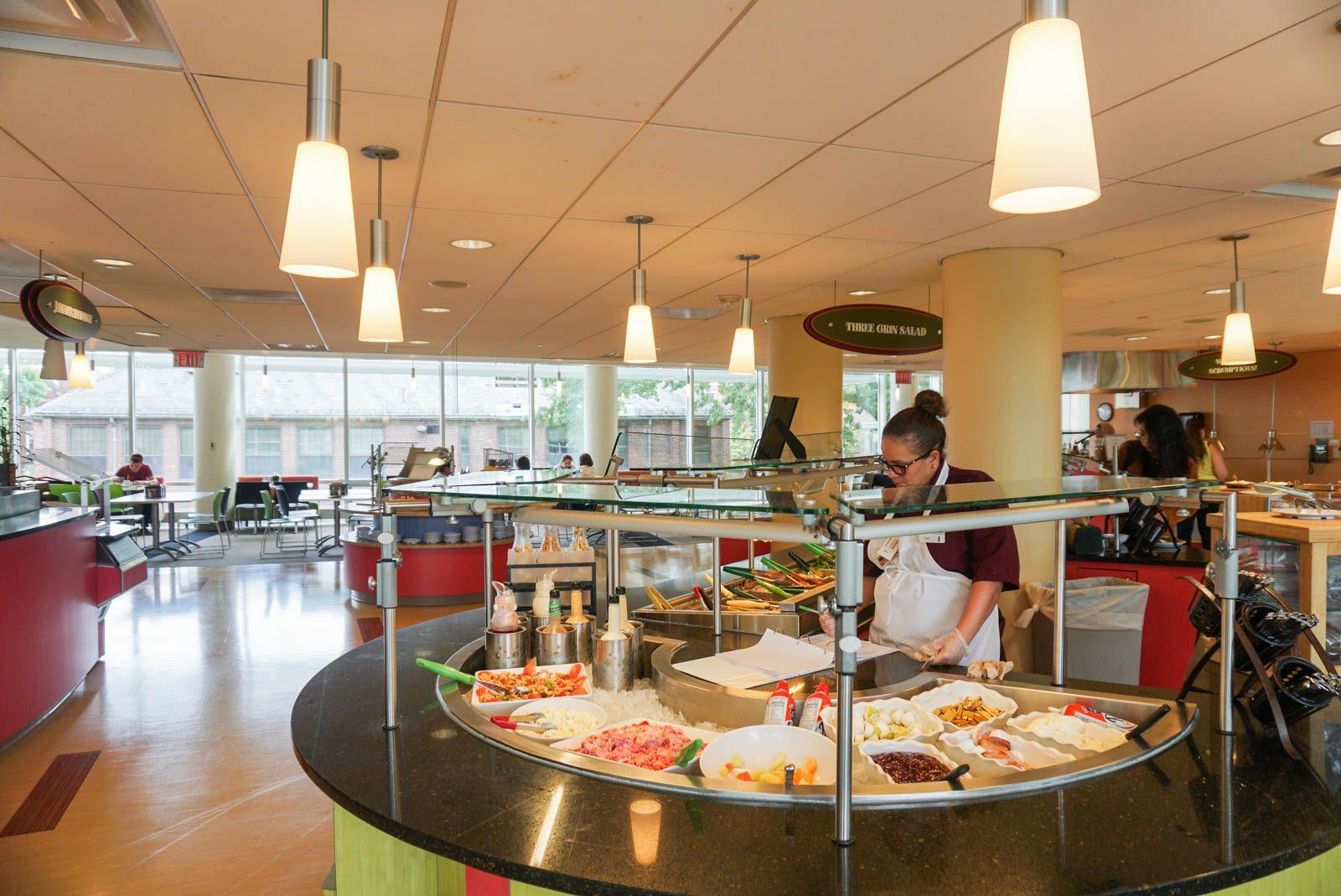 The dining hall at Boston University’s Fenway Campus. SOPHIE PARK/ DAILY FREE PRESS STAFF