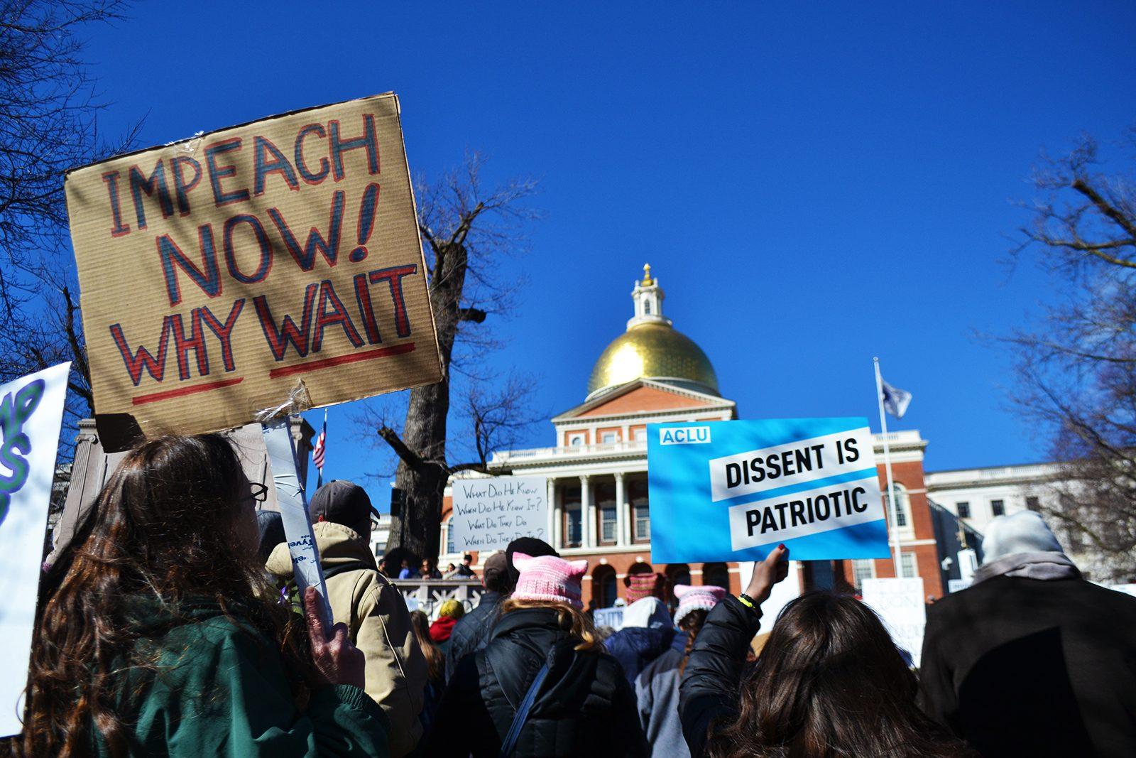 A rally breaks out on Beacon Street Sunday afternoon, pertaining to Russia’s engagement in the presidential election. PHOTO BY CHLOE GRINBERG/ DAILY FREE PRESS STAFF