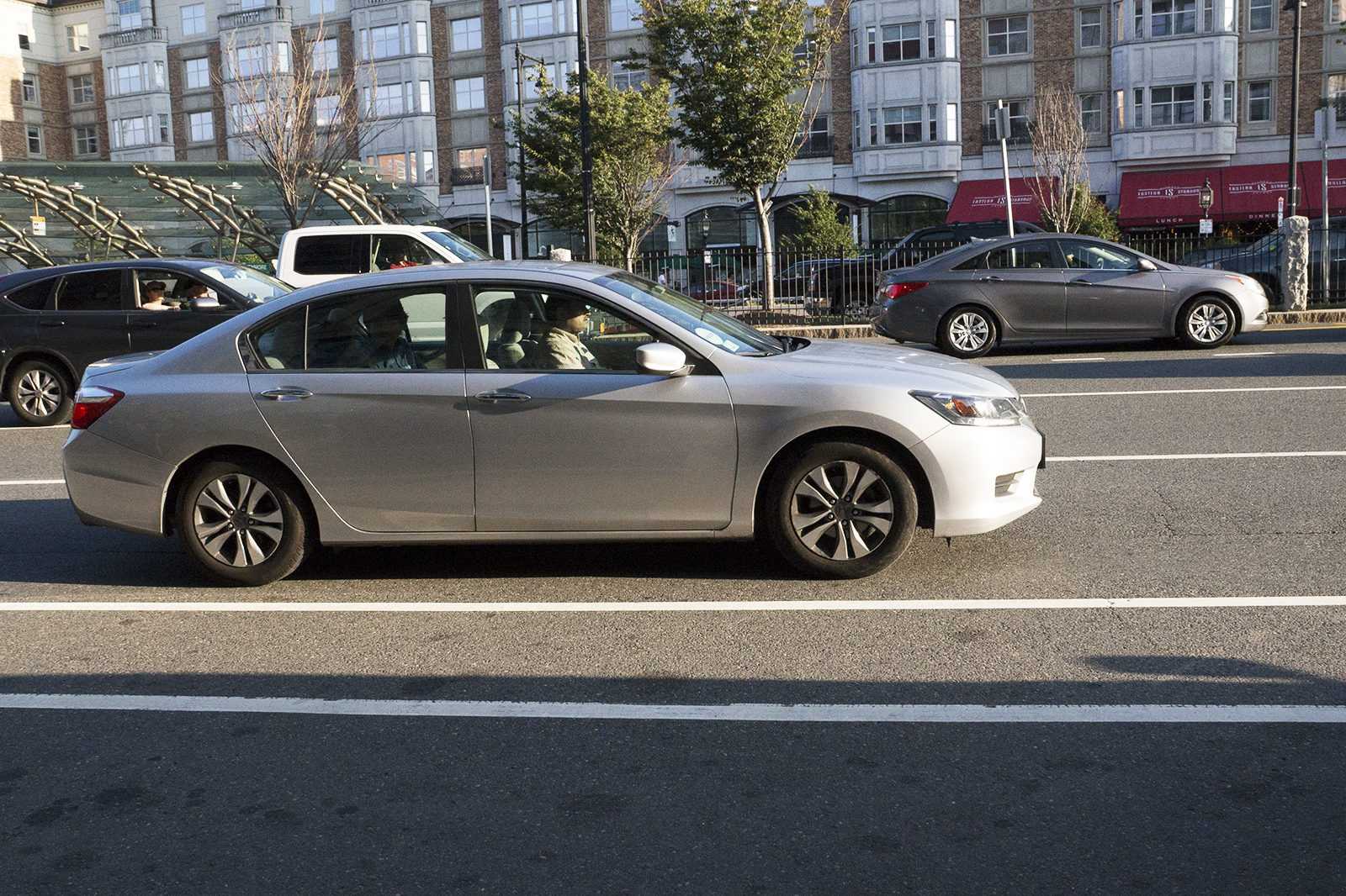 Massachusetts will loosen its guidelines on Uber and Lyft drivers’ driving histories starting Sept. 22. PHOTO BY SYDNEY MAES/ DAILY FREE PRESS STAFF