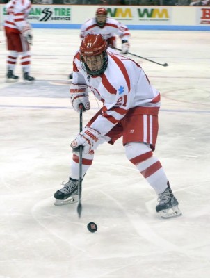 Matt Lane scored a goal late in the third period to bring BU within one. PHOTO BY DANIEL GUAN/DAILY FREE PRESS STAFF