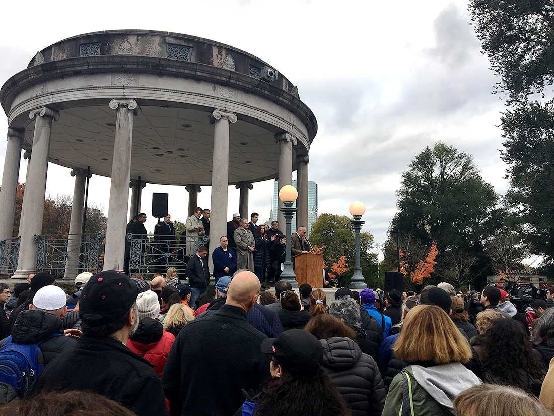 Hundreds gathered at the Boston Common Sunday for a vigil remembering the victims of Saturday’s shooting at the Tree of Life Synagogue in Pittsburgh, Pennsylvania, that killed at least 11 people. SOPHIE FALKENHEIM/ DAILY FREE PRESS STAFF