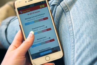 The new political app VoterGuru gauges users’ political ideology through a series of questions about issues and then matches them with a presidential candidate who supports similar views. ILLUSTRATION BY AMANDA LUCIDI/DAILY FREE PRESS
