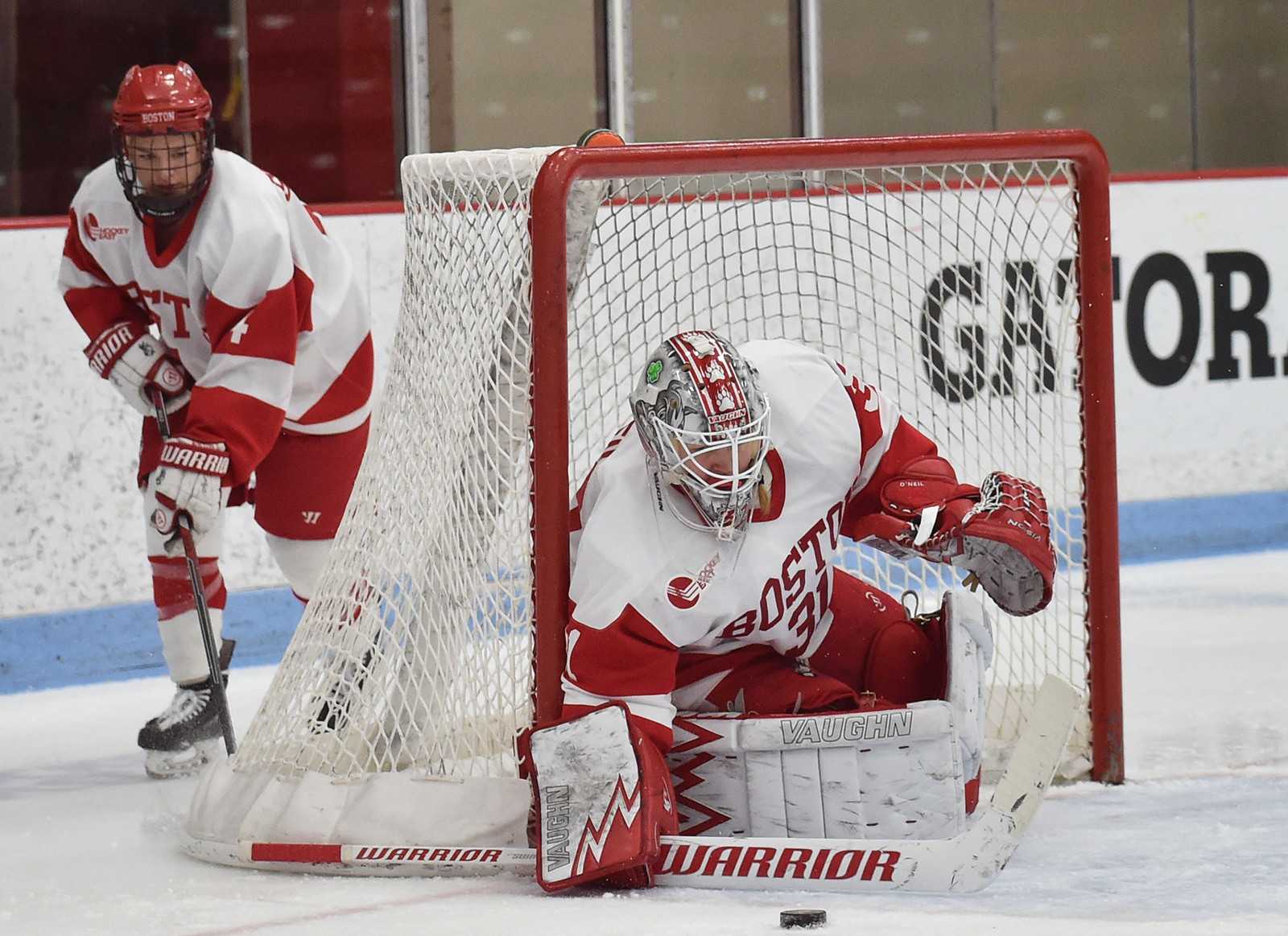 Goaltender battle continues for women's hockey