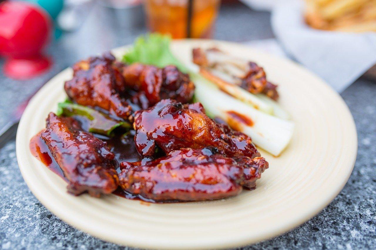 Boston restaurants and bars are preparing for an increase in outdoor dining and takeout orders this weekend due to Super Bowl Sunday. COURTESY OF PIXABAY