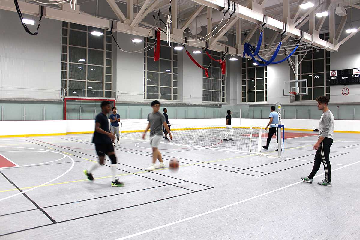 Boston University Global Programs and the Fitness and Recreation Center co-hosted a World Cup Soccer-Tennis Tournament Sunday night as part of its International Education Week. HA NGUYEN/ DAILY FREE PRESS STAFF