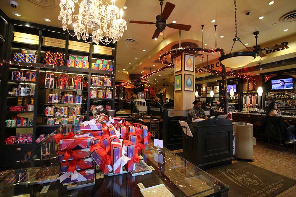Boston businesses are still experiencing high demand for Valentine’s Day products despite the pandemic. HANNAH YOSHINAGA/ DFP FILE